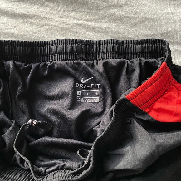 Black & Red NIKE running shorts - Picture 2 of 3